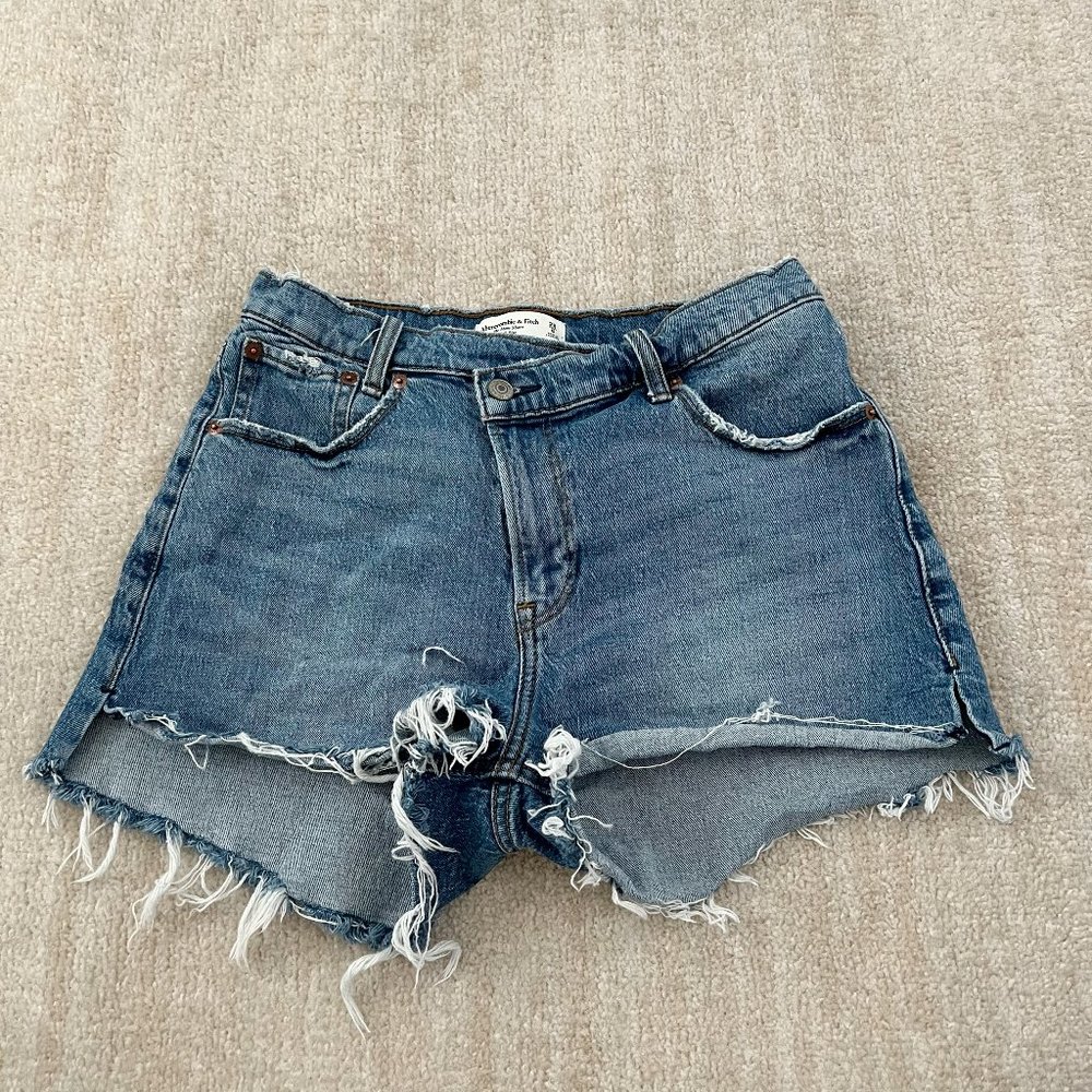 Abercrombie & Fitch Crossover High Rise Mom Jeans Denim Shorts 28 / 6 Curve Love